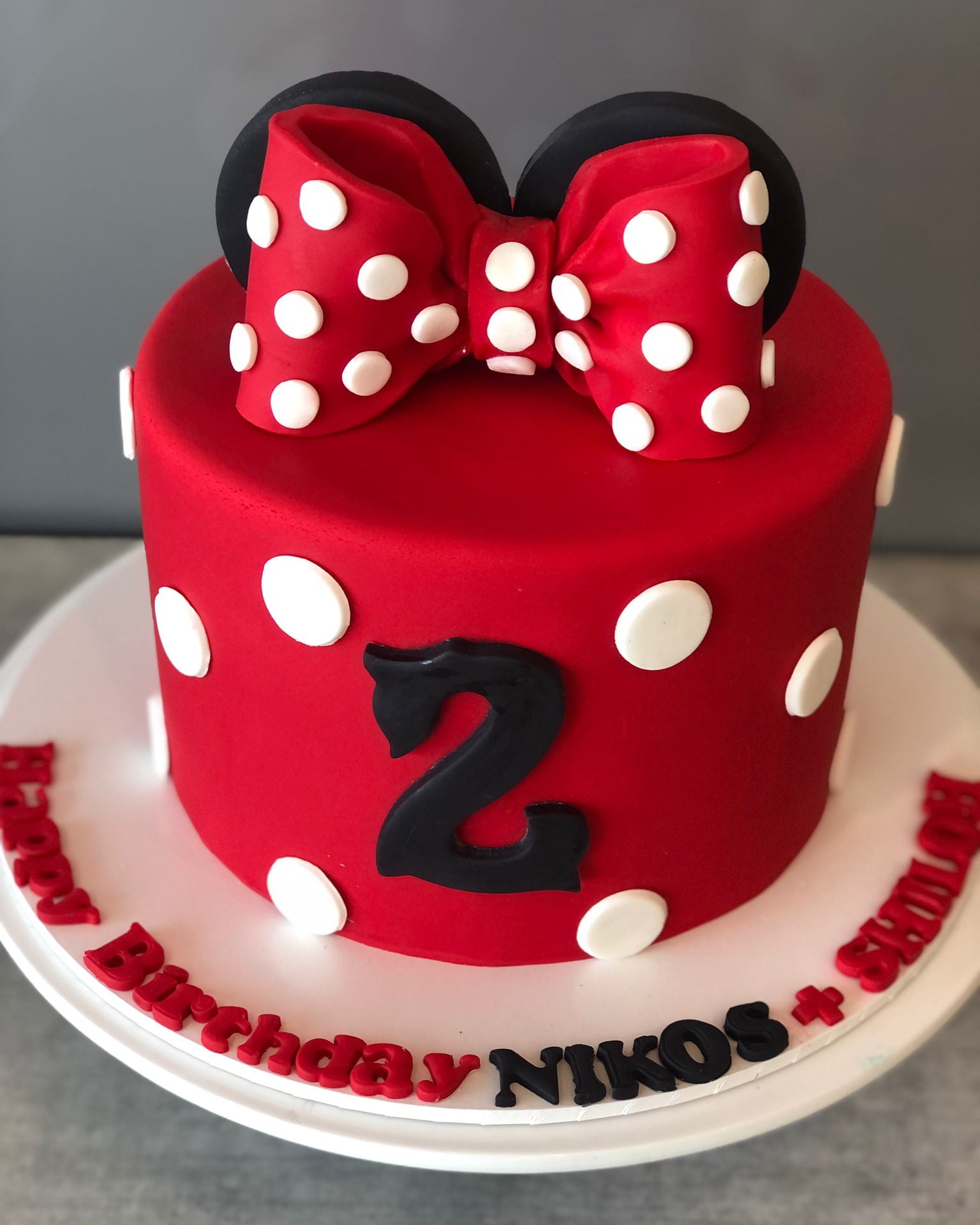 Minnie Mouse Bow Cake
